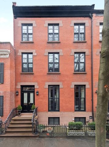29 GARDEN Place, New York City, NY 11201