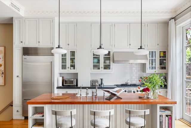 29 GARDEN Place, New York City, NY 11201