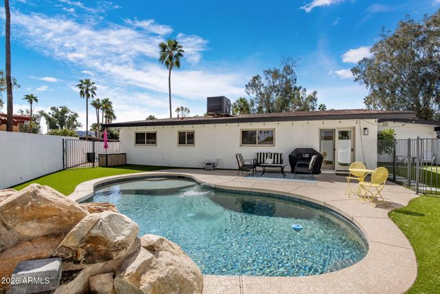 517 W Coral Gables Drive, Phoenix, AZ 85023