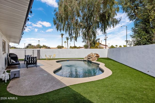 517 W Coral Gables Drive, Phoenix, AZ 85023