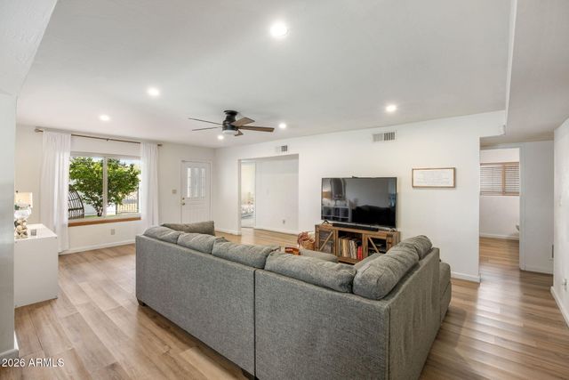 517 W Coral Gables Drive, Phoenix, AZ 85023