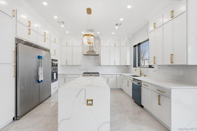 259-03 81st Avenue, Glen Oaks, NY 11004