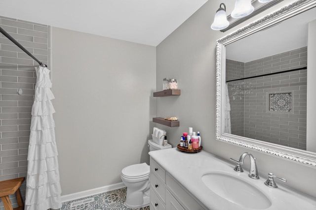 545 Big Bend WAY, Hartford, WI 53027
