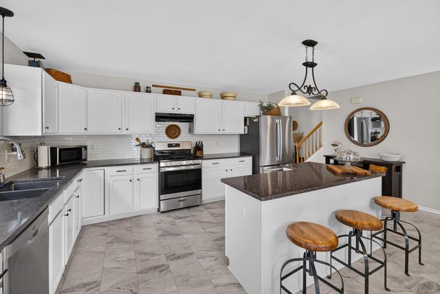 545 Big Bend WAY, Hartford, WI 53027