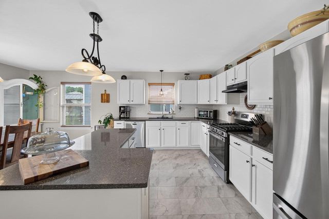 545 Big Bend WAY, Hartford, WI 53027