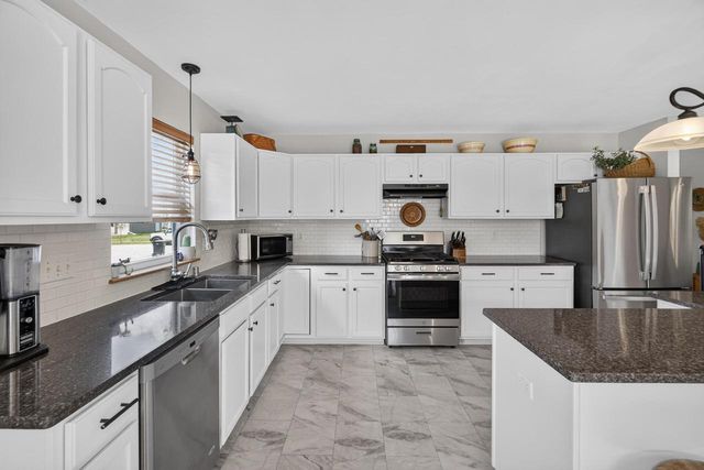 545 Big Bend WAY, Hartford, WI 53027