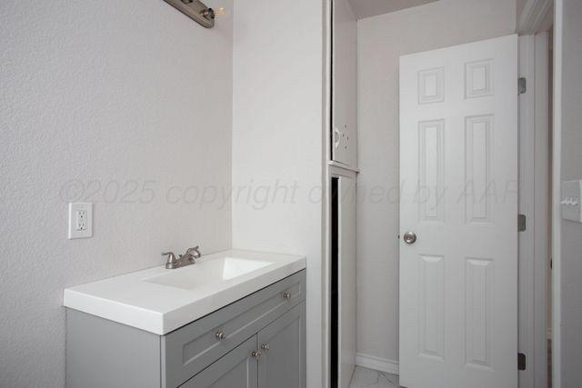 1720 S HIGHLAND Street, Amarillo, TX 79103