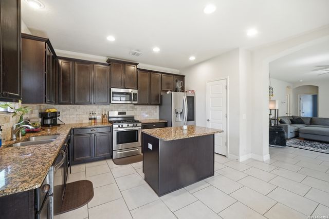 855 Lambshead Draw, San Antonio, TX 78245