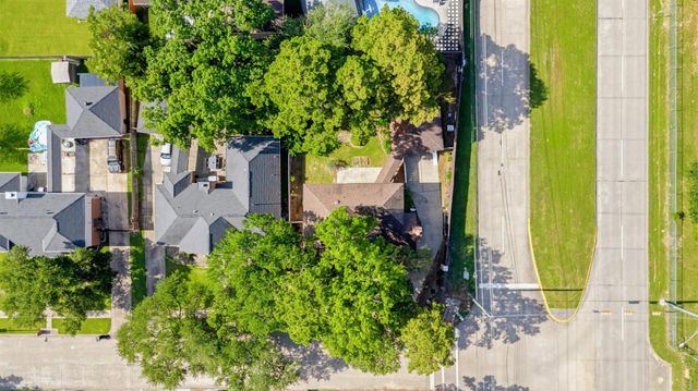 18319 Oakhampton Drive, Houston, TX 77084