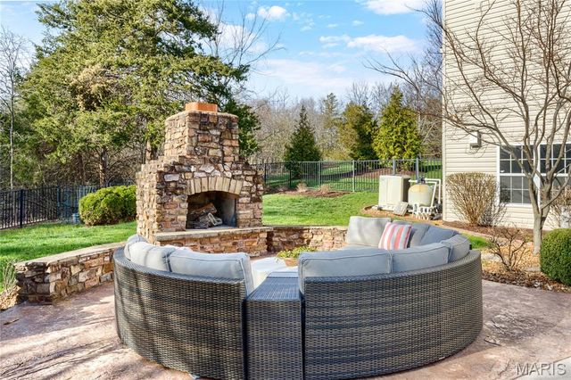 1199 August Lake Drive, Defiance, MO 63341