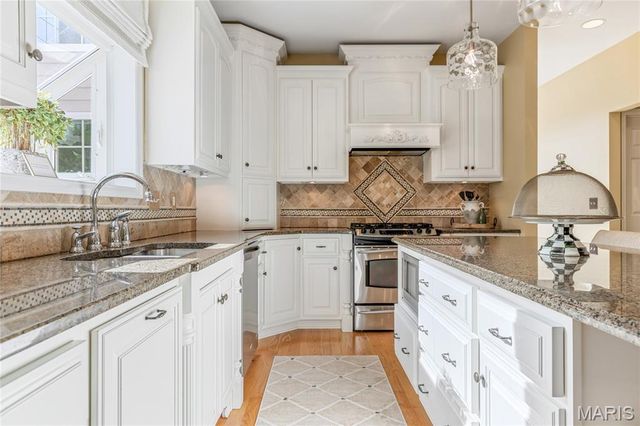 1199 August Lake Drive, Defiance, MO 63341