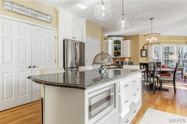 1199 August Lake Drive, Defiance, MO 63341