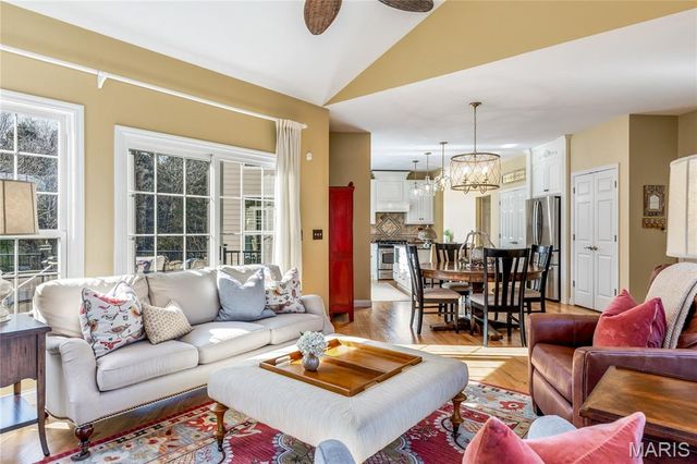 1199 August Lake Drive, Defiance, MO 63341