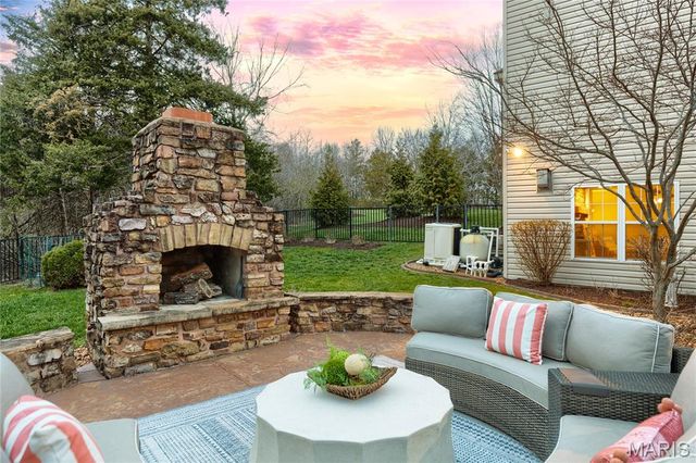 1199 August Lake Drive, Defiance, MO 63341