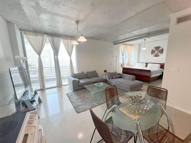 690 SW 1st Ct 1032, Miami, FL 33130