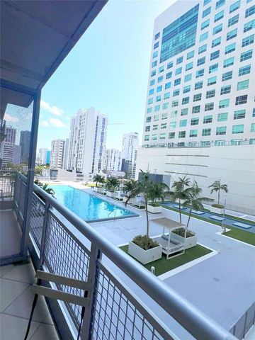 690 SW 1st Ct 1032, Miami, FL 33130