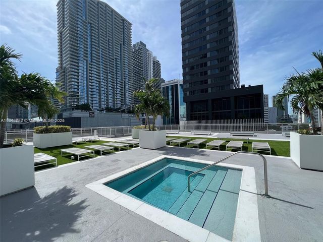 690 SW 1st Ct 1032, Miami, FL 33130