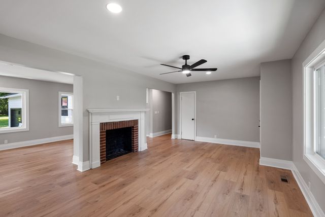 2482 Depot St, Spring Hill, TN 37174
