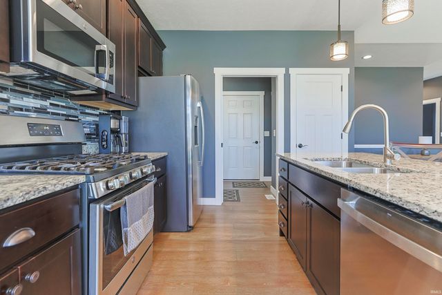 1124 Wellsley Court, Mishawaka, IN 46544