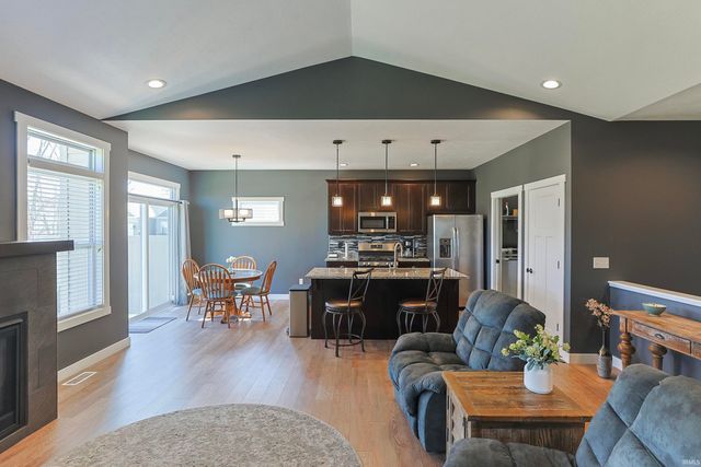 1124 Wellsley Court, Mishawaka, IN 46544