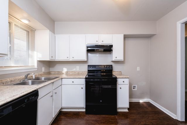 15 Berkshire Drive, Little Rock, AR 72204