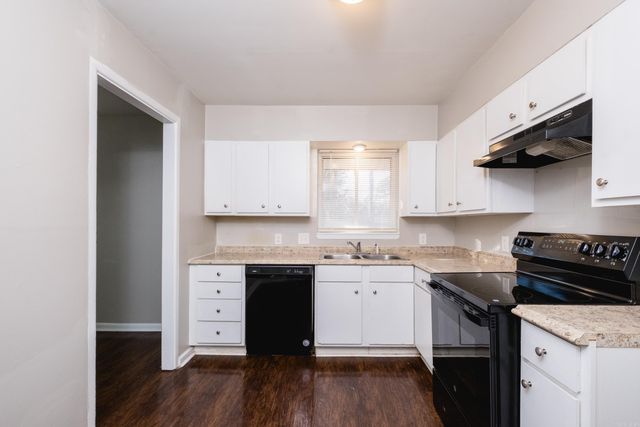 15 Berkshire Drive, Little Rock, AR 72204