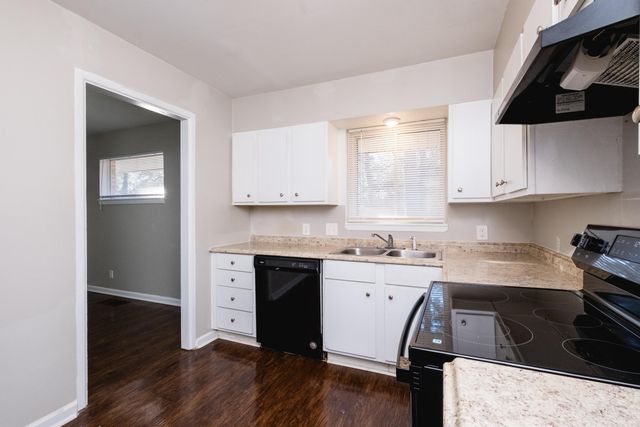 15 Berkshire Drive, Little Rock, AR 72204