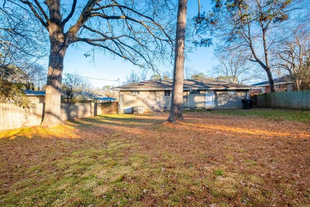 15 Berkshire Drive, Little Rock, AR 72204