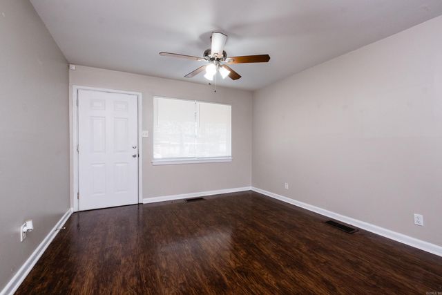 15 Berkshire Drive, Little Rock, AR 72204