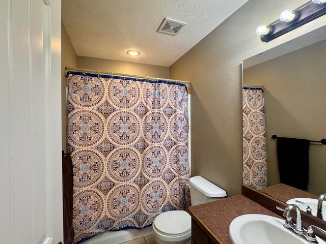206 Spruce Avenue, Clever, MO 65631