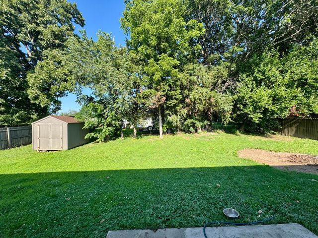 206 Spruce Avenue, Clever, MO 65631