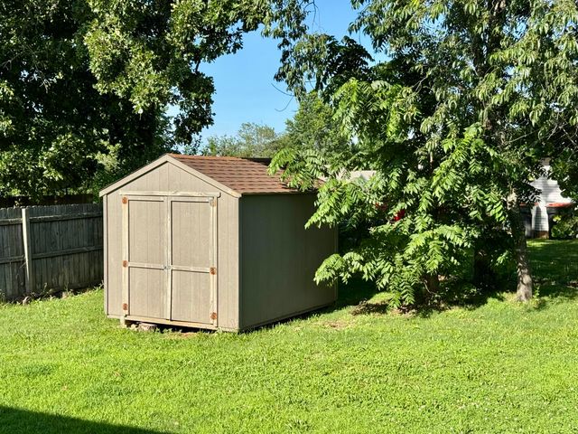 206 Spruce Avenue, Clever, MO 65631