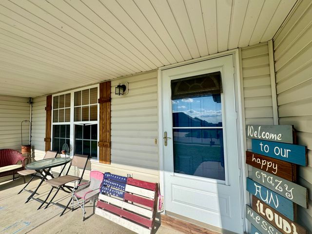 206 Spruce Avenue, Clever, MO 65631