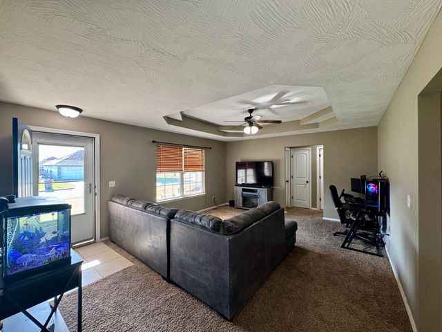 206 Spruce Avenue, Clever, MO 65631