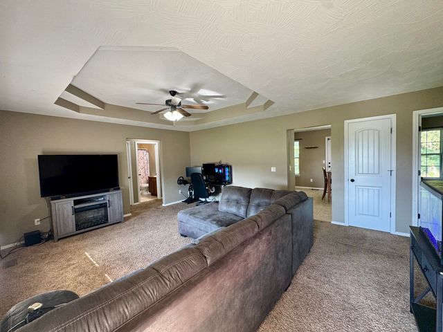 206 Spruce Avenue, Clever, MO 65631
