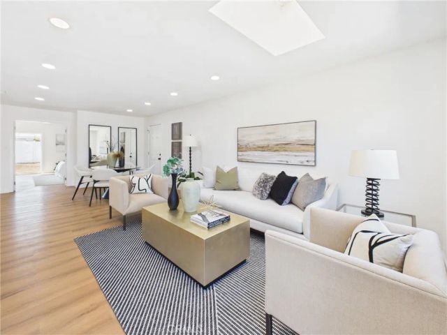 17632 E Woodcroft, Azusa, CA 91702