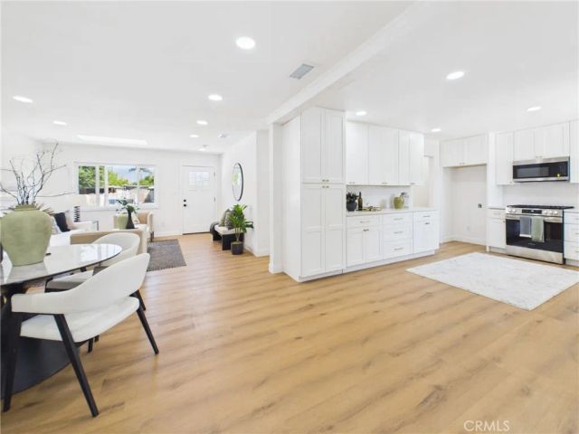 17632 E Woodcroft, Azusa, CA 91702