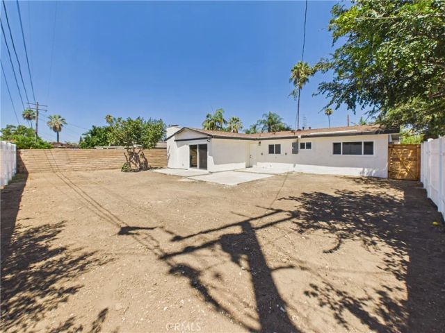 17632 E Woodcroft, Azusa, CA 91702