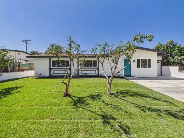 17632 E Woodcroft, Azusa, CA 91702