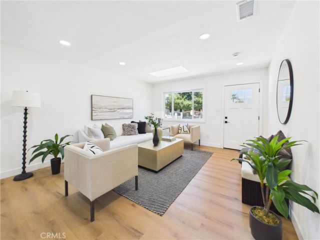 17632 E Woodcroft, Azusa, CA 91702