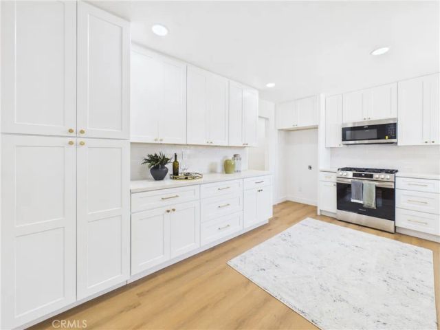 17632 E Woodcroft, Azusa, CA 91702