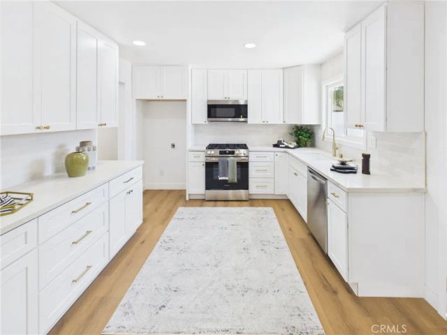 17632 E Woodcroft, Azusa, CA 91702