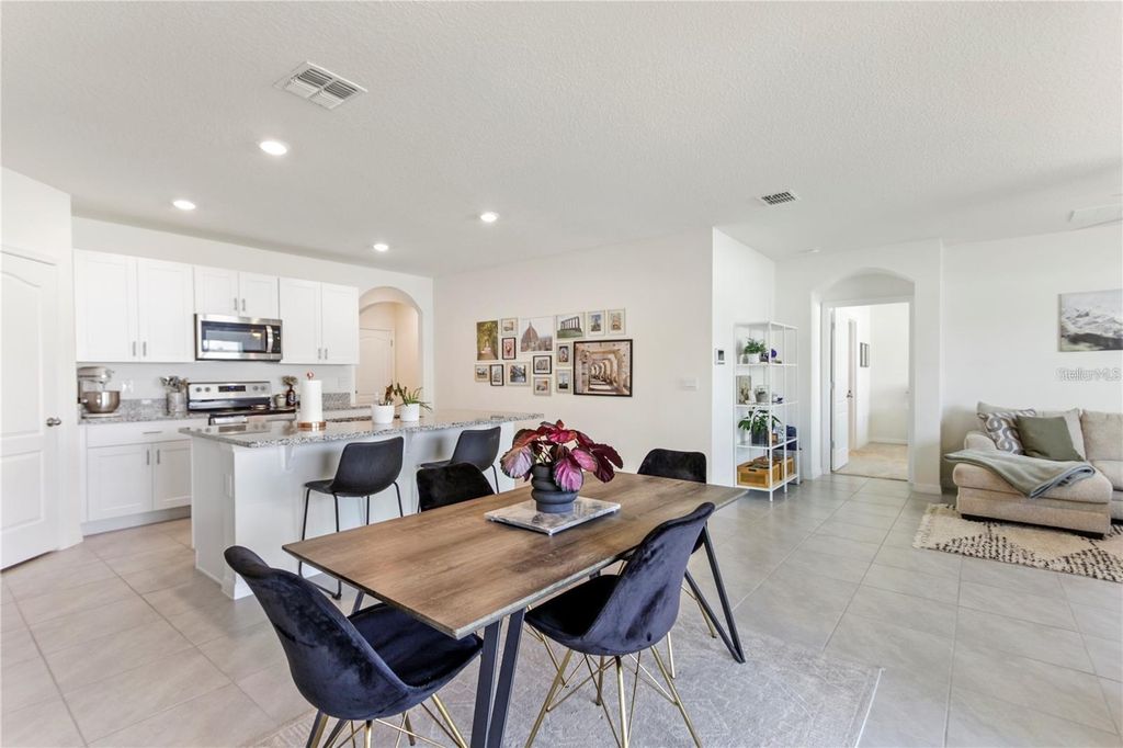 Image 13 of property listing at 1975 CACUTTA WAY, Kissimmee, FL 34744