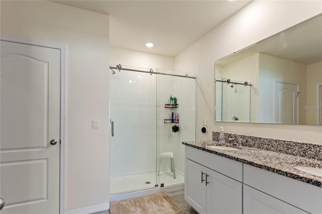 Image 20 of property listing at 1975 CACUTTA WAY, Kissimmee, FL 34744