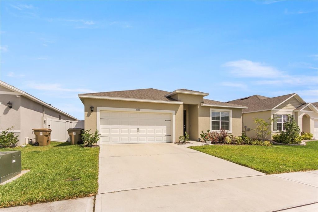 Image 3 of property listing at 1975 CACUTTA WAY, Kissimmee, FL 34744
