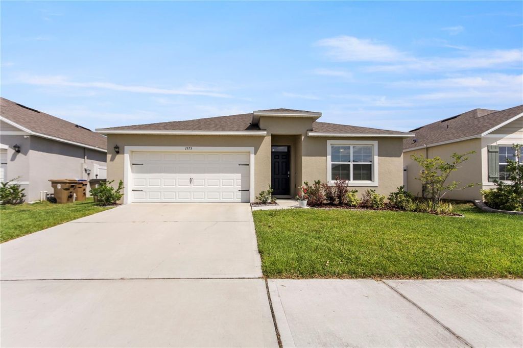 Image 4 of property listing at 1975 CACUTTA WAY, Kissimmee, FL 34744