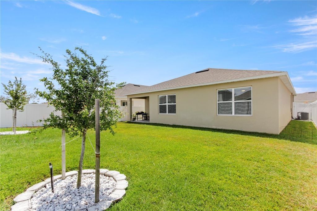 Image 37 of property listing at 1975 CACUTTA WAY, Kissimmee, FL 34744