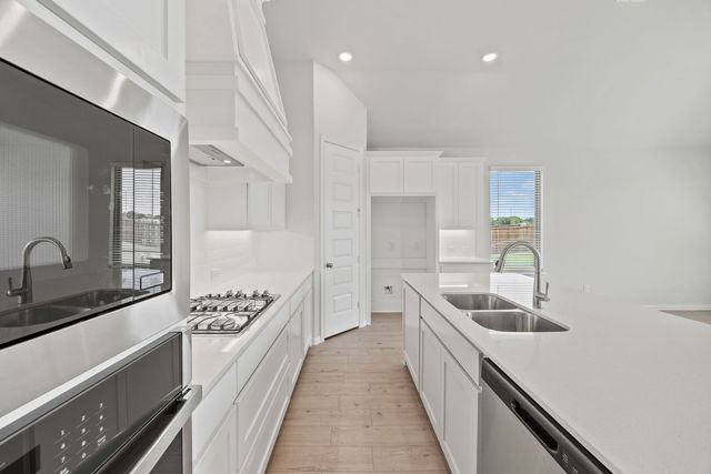 718 Tinsley Meadows Drive, Van Alstyne, TX 75495