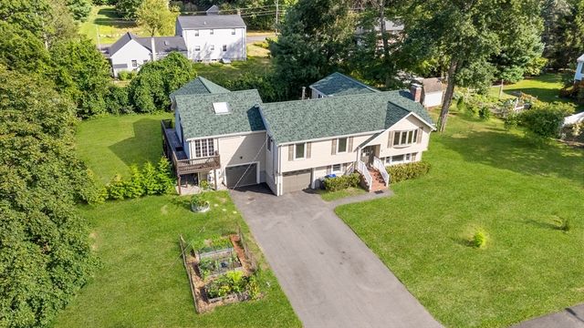 9 Oak Drive, Plainville, MA 02762