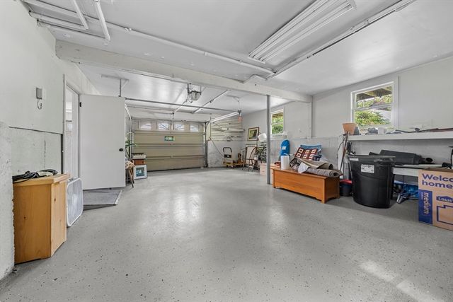 9 Oak Drive, Plainville, MA 02762